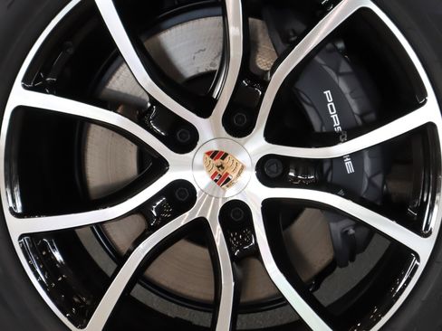 New 2026 Porsche Cayenne image 29