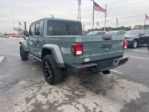 Used 2024 Jeep Gladiator Sport image 22