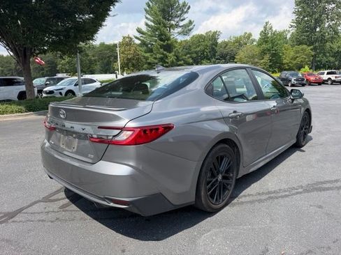 Used 2025 Toyota Camry SE w/ Convenience Package FWD image 9