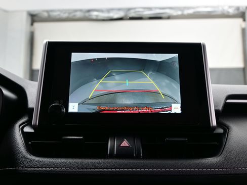 Used 2025 Toyota RAV4 XLE AWD/4WD image 17