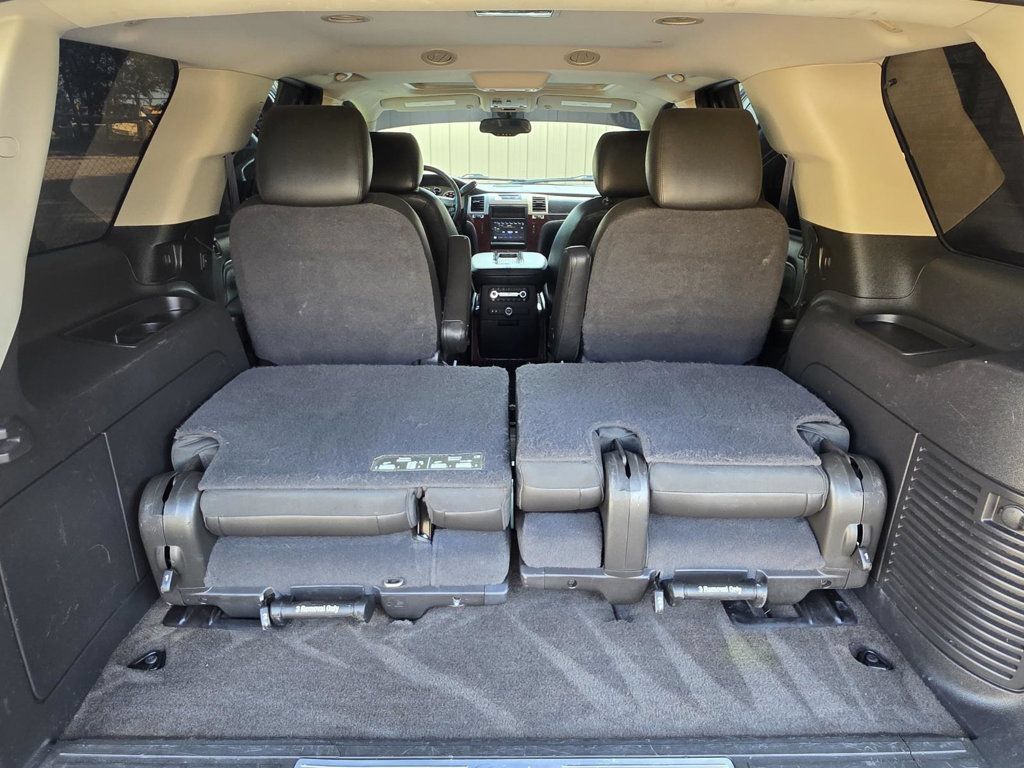 Used 2014 Cadillac Escalade Luxury RWD image 12