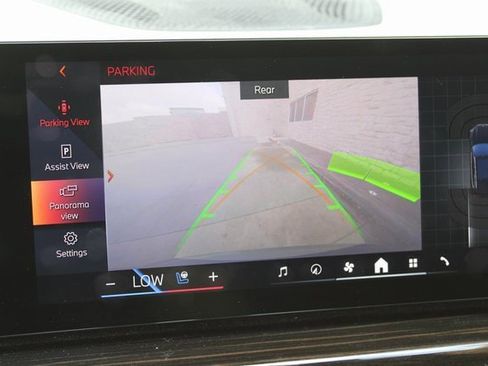 Used 2025 BMW X5 xDrive50e image 8