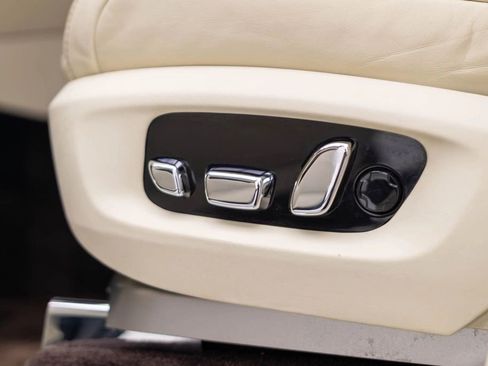 Used 2019 Rolls-Royce Cullinan AWD/4WD image 36