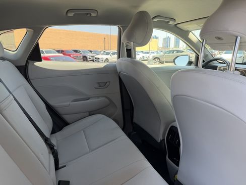 Used 2025 Hyundai Kona SEL FWD image 35
