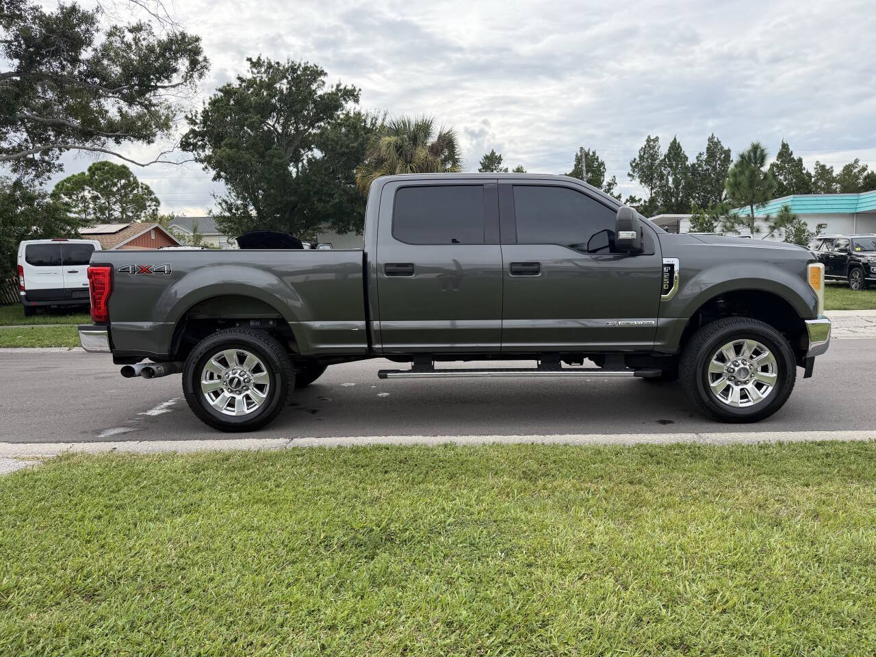 Used 2017 Ford F250 XLT AWD/4WD image 5