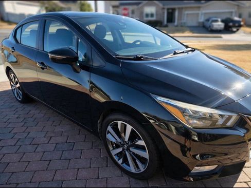 Used 2020 Nissan Versa SR image 6