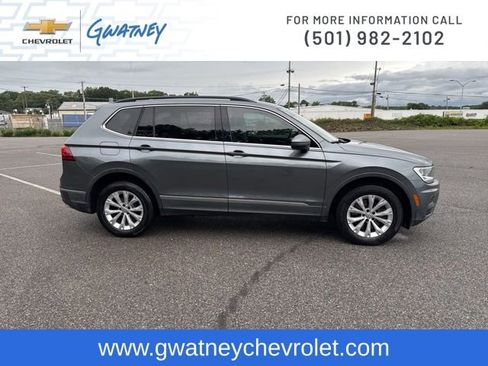 Used 2018 Volkswagen Tiguan SE AWD/4WD image 4