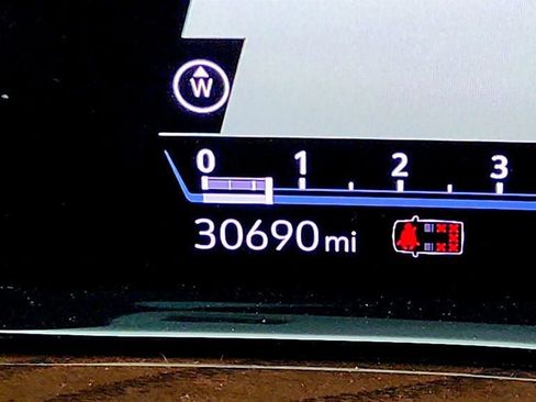 Used 2023 Cadillac Escalade Sport Platinum w/ LPO, ONYX Package image 16