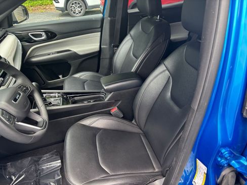 Used 2025 Jeep Compass Limited AWD/4WD image 22