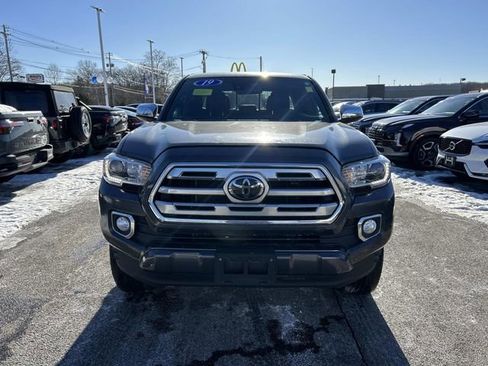 Used 2019 Toyota Tacoma Limited image 8