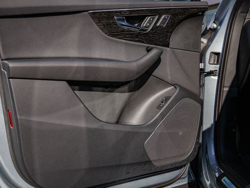 Certified 2025 Audi Q7 2.0T Premium w/ Convenience Package image 23