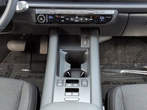 Used 2024 Hyundai Ioniq 6 SE AWD/4WD image 17