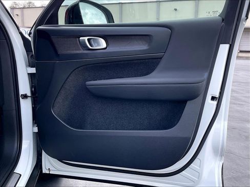 Used 2023 Volvo XC40 Recharge Core w/ Protection Package Premier image 26