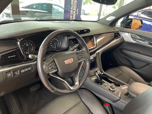 Used 2023 Cadillac XT6 Premium Luxury w/ Technology Package AWD/4WD image 17