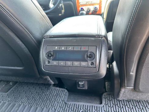 Used 2014 Chevrolet Traverse LT FWD image 24