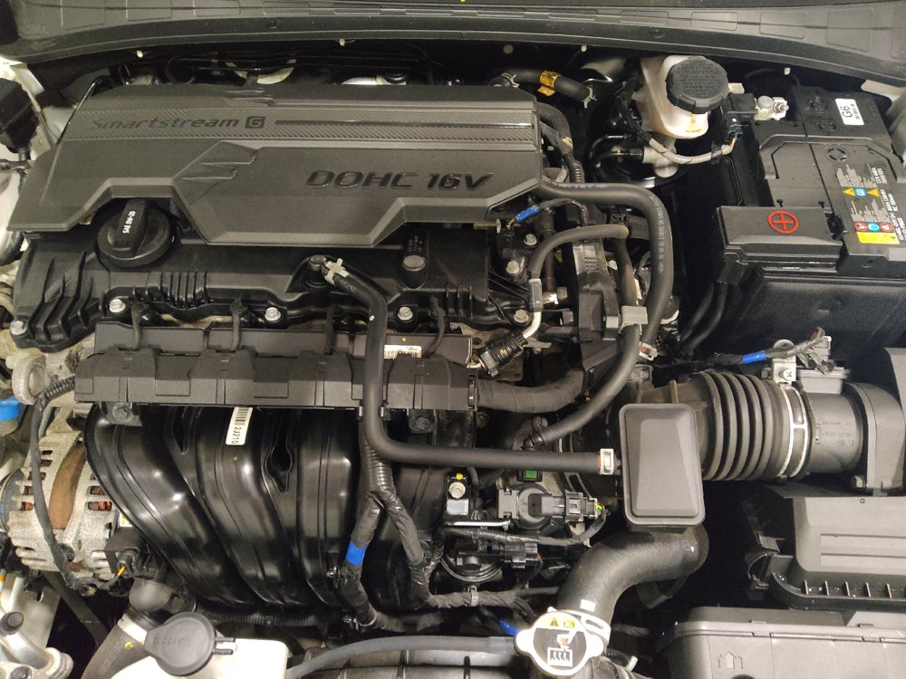 Used 2025 Hyundai Elantra Sport FWD image 30