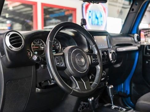 Used 2015 Jeep Wrangler Unlimited Sahara w/ Connectivity Group image 5