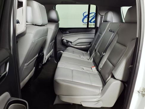Used 2018 Chevrolet Suburban LT image 8
