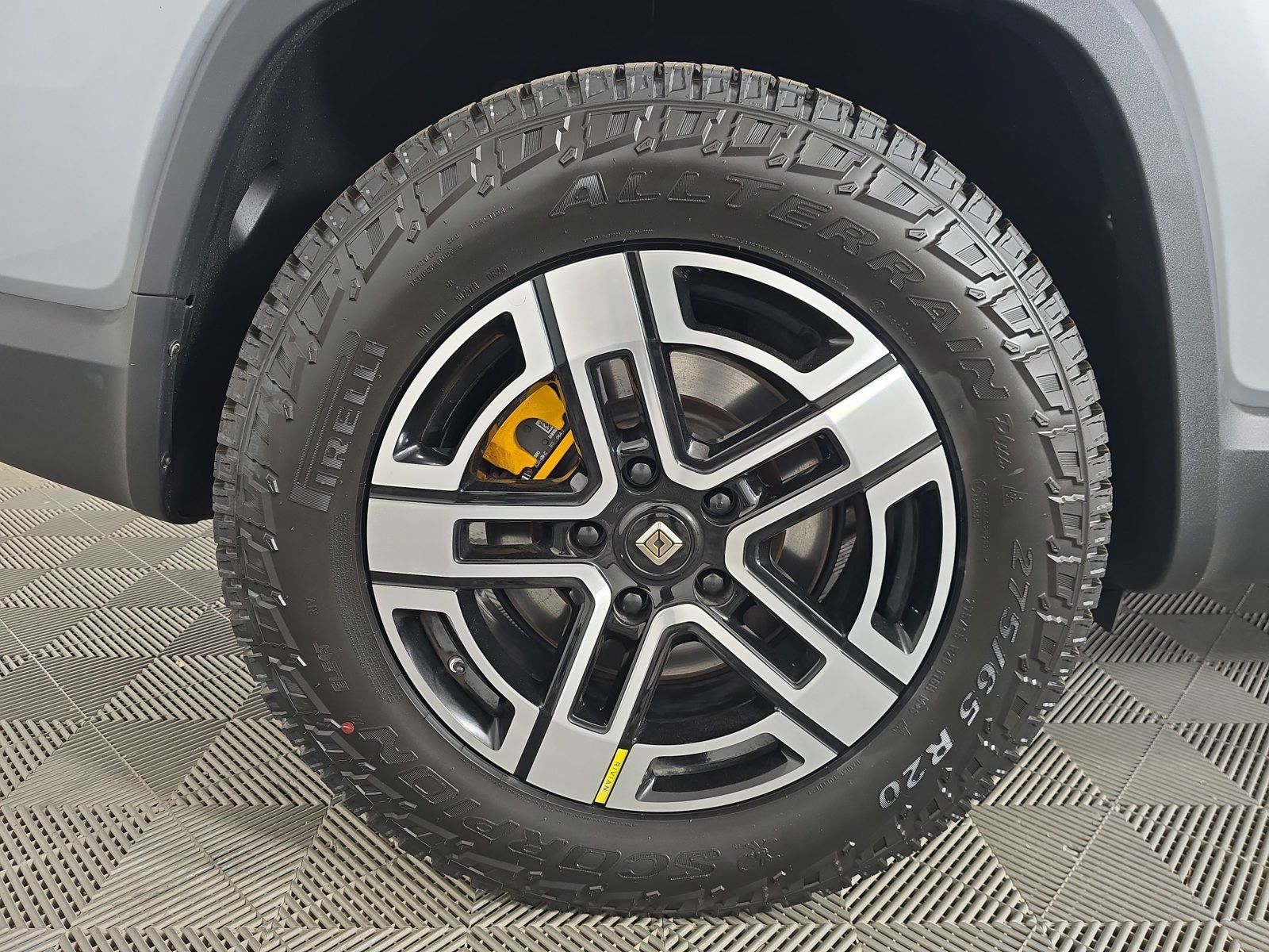 Used 2023 Rivian R1S Launch Edition Quad AWD/4WD image 12