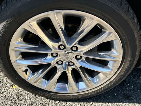 Used 2017 Cadillac Escalade Premium Luxury image 13