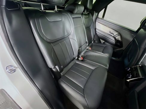 Used 2025 Land Rover Range Rover Sport Dynamic SE image 29