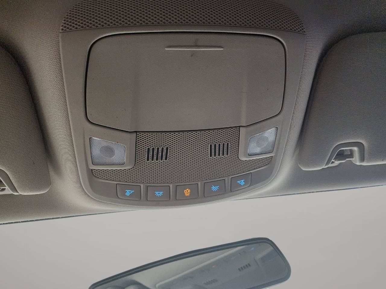 Used 2017 Ford Fusion SE w/ Fusion SE Technology Package FWD image 17