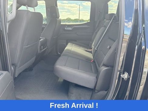 Used 2023 Chevrolet Silverado 1500 LT image 3