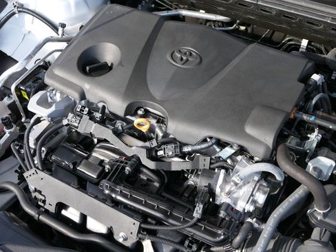 Used 2023 Toyota Camry SE image 30