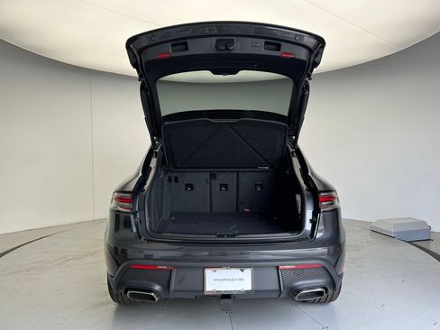 Used 2026 Porsche Macan AWD/4WD image 20