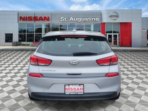 Used 2020 Hyundai Elantra GT FWD image 3