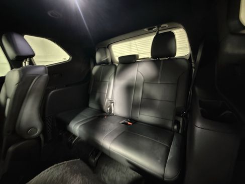 Used 2024 GMC Acadia Elevation image 25