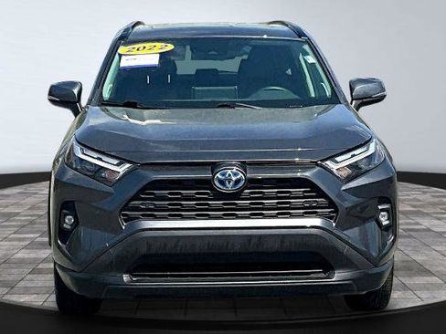 Used 2022 Toyota RAV4 XLE Premium AWD/4WD image 3