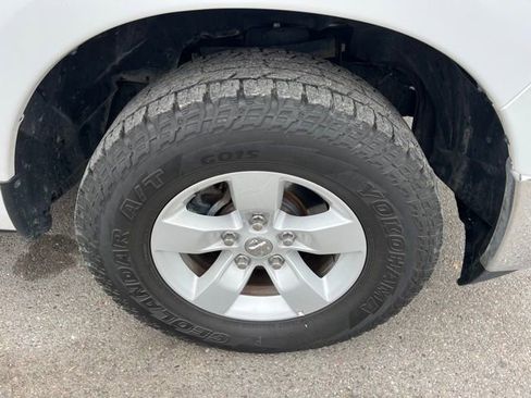 Used 2022 RAM 1500 Classic SLT AWD/4WD image 16
