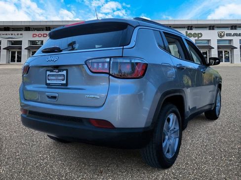 Used 2022 Jeep Compass Latitude image 8