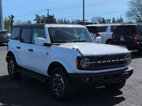 New 2026 Ford Bronco Outer Banks AWD/4WD image 7
