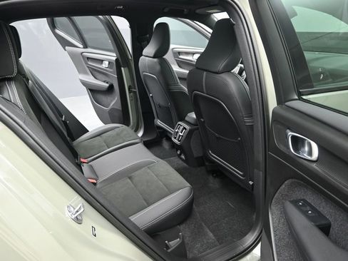 Used 2023 Volvo XC40 Recharge Ultimate w/ Protection Package Premier image 16