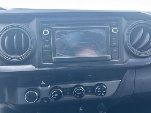 Used 2018 Toyota Tacoma SR w/ SR Convenience Package image 15