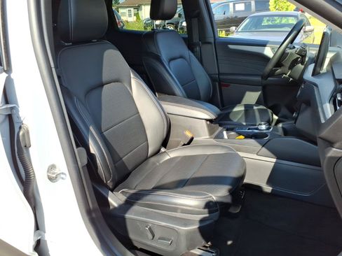 Used 2025 Ford Escape Platinum AWD/4WD image 6