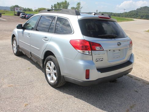 Used 2013 Subaru Outback 2.5i Limited AWD/4WD image 7