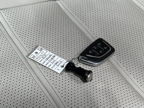 Used 2021 Cadillac Escalade ESV Sport Platinum AWD/4WD image 44