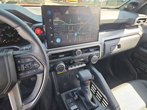 Used 2025 Toyota 4Runner TRD Off-Road Premium AWD/4WD image 19