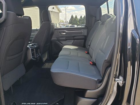 Used 2022 RAM 1500 Big Horn AWD/4WD image 12