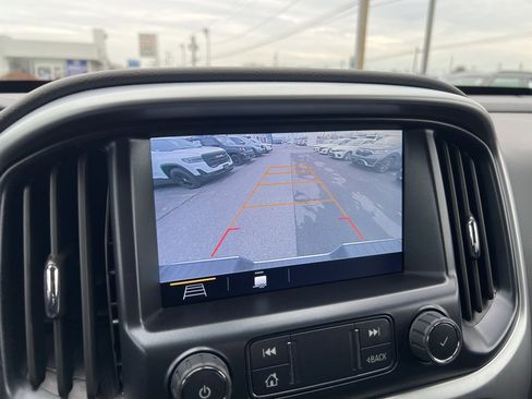 Used 2022 Chevrolet Colorado LT w/ Chrome Appearance Package image 14