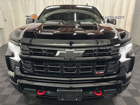 Used 2025 Chevrolet Silverado 1500 LT Trail Boss w/ LT Trail Boss Premium Package AWD/4WD image 3