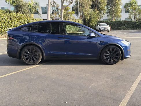 Used 2022 Tesla Model X Plaid image 7