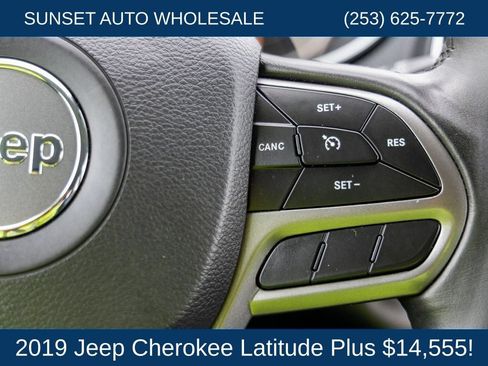 Used 2019 Jeep Cherokee Latitude Plus AWD/4WD image 49