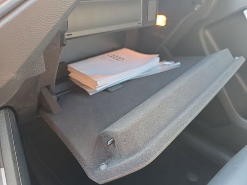 Used 2024 Audi Q3 2.0T Premium image 32