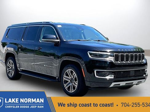 Used 2024 Jeep Wagoneer L Series II w/ Flexible Seating Group RWD image 1