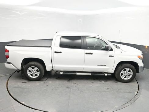 Used 2017 Toyota Tundra SR5 w/ SR5 Upgrade Package AWD/4WD image 33