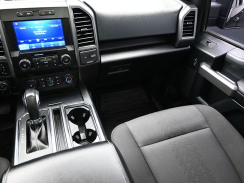 Used 2020 Ford F150 XLT w/ Equipment Group 302A Luxury AWD/4WD image 37